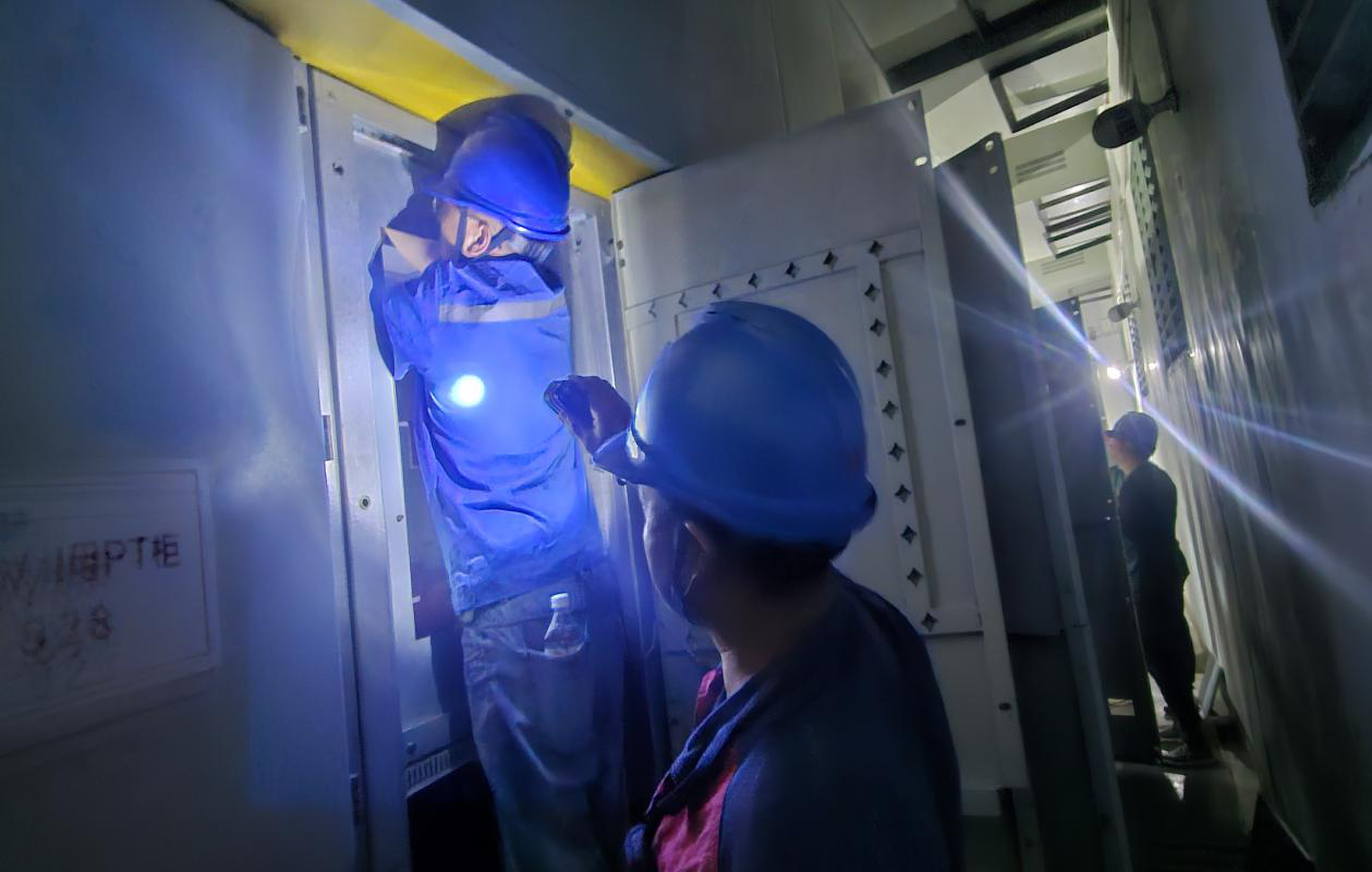 四川能投发展建设打赢中秋节保电抢险攻坚战